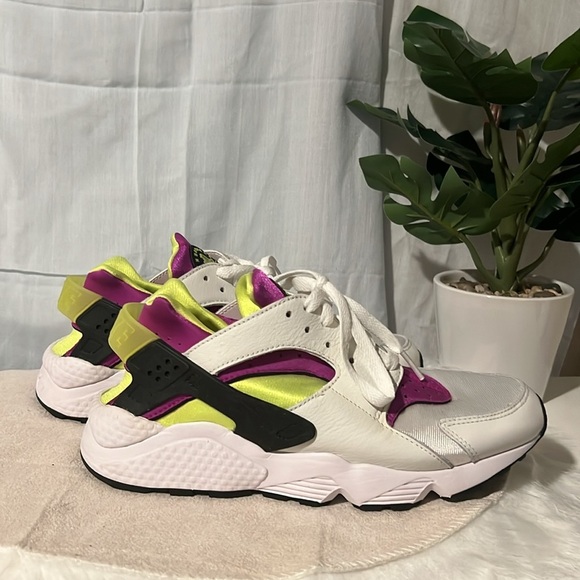 Nike 2021 Air Huarache 'Magenta' - Picture 4 of 8